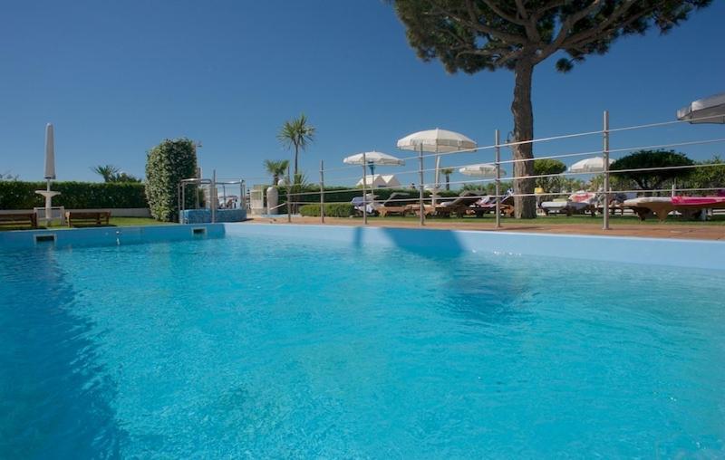 Hotel Universo Lido di Jesolo Exterior foto