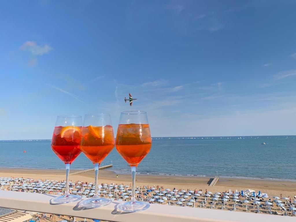 Hotel Universo Lido di Jesolo Exterior foto
