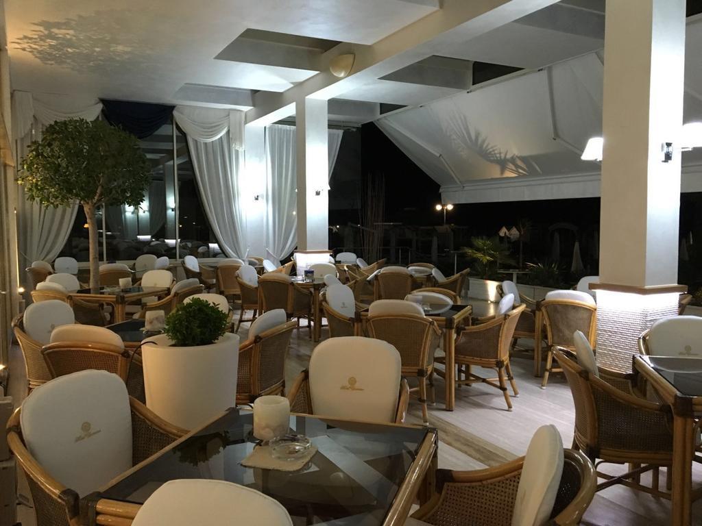 Hotel Universo Lido di Jesolo Exterior foto