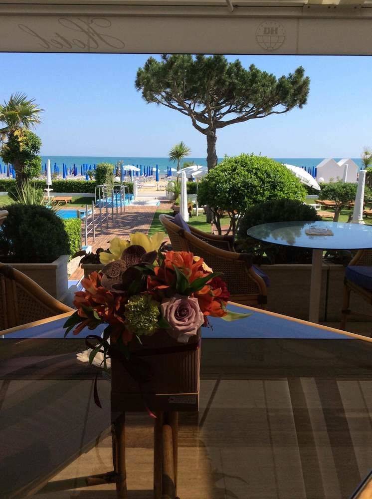 Hotel Universo Lido di Jesolo Exterior foto